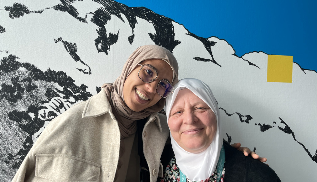 L’aumônière musulmane Dia Khadam (à droite) et l’une de ses patientes, Nohaila. L’aumônière musulmane Dia Khadam (à droite) et l’une de ses patientes, Nohaila. / ©Jessica Da Silva