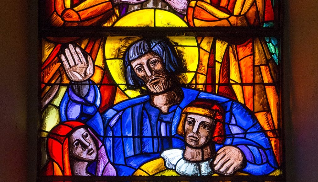 Vitrail de Saint Nicolas de Flue dans l'église St-Etienne à Grandfontaine (JU) Vitrail de Saint Nicolas de Flue dans l'église St-Etienne à Grandfontaine (JU) / ©Wikimedia Commons / Roland Zumbuehl / CC BY-SA 4.0