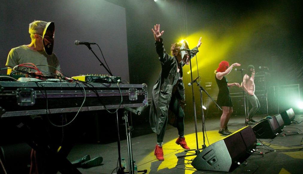 Les Pussy Riot le 26 août sur la scène du Greenbelt Festival. Les Pussy Riot le 26 août sur la scène du Greenbelt Festival. / ©RNS/Ali Johnston/Greenbelt Festival