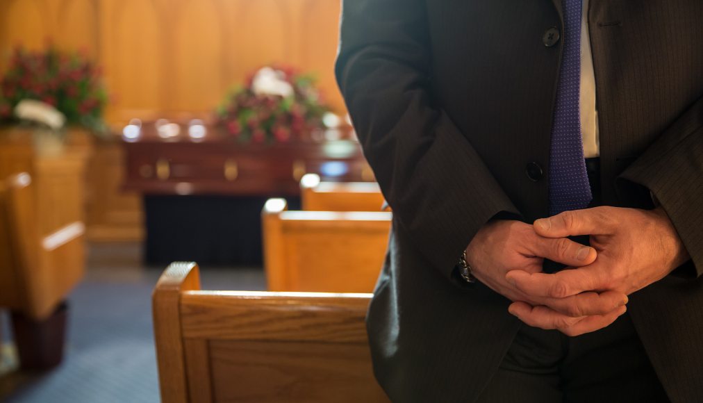 Au-delà de 50 personnes, il faudra présenter un certificat Covid pour les enterrements. Au-delà de 50 personnes, il faudra présenter un certificat Covid pour les enterrements. / IStock